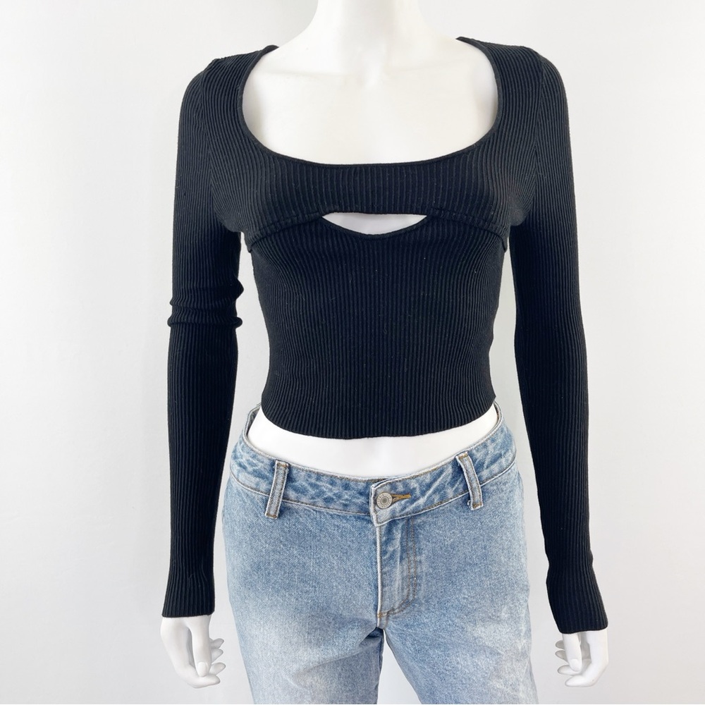 Urban Outfitters Black Long Sleeve Keyhole Sweater Top Size M Ribbed Knit Gothic